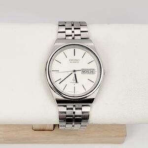 Vintage Seiko Type II 8223-7010 Quartz Day/Date – White Dial JDM – 1970s/80s